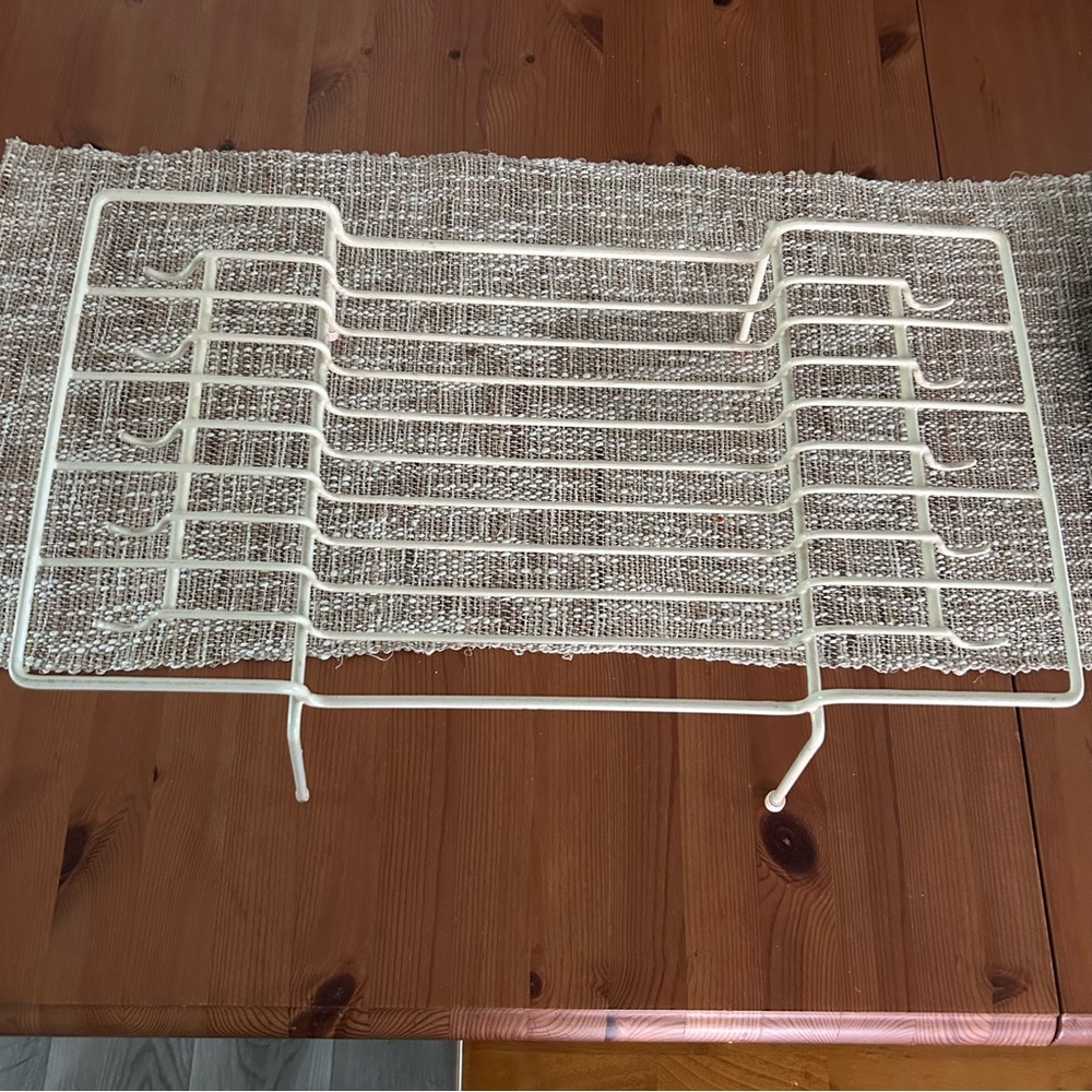 Rubbermaid Shelf Rack